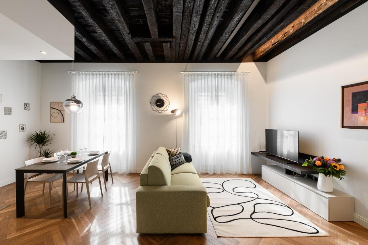 Triestinn - Suite Borsa Экстерьер фото