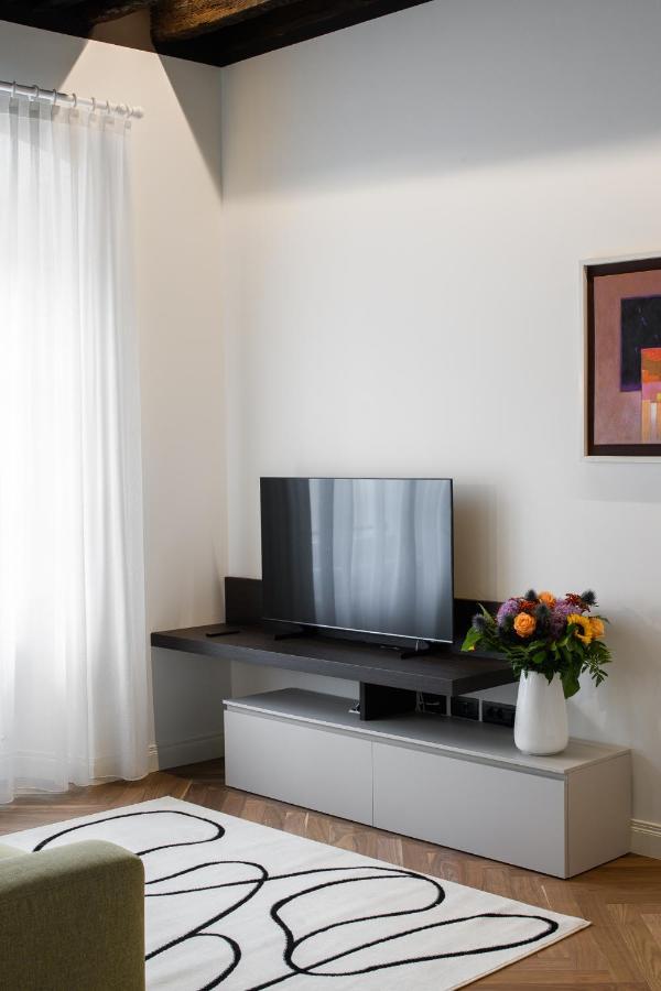 Triestinn - Suite Borsa Экстерьер фото
